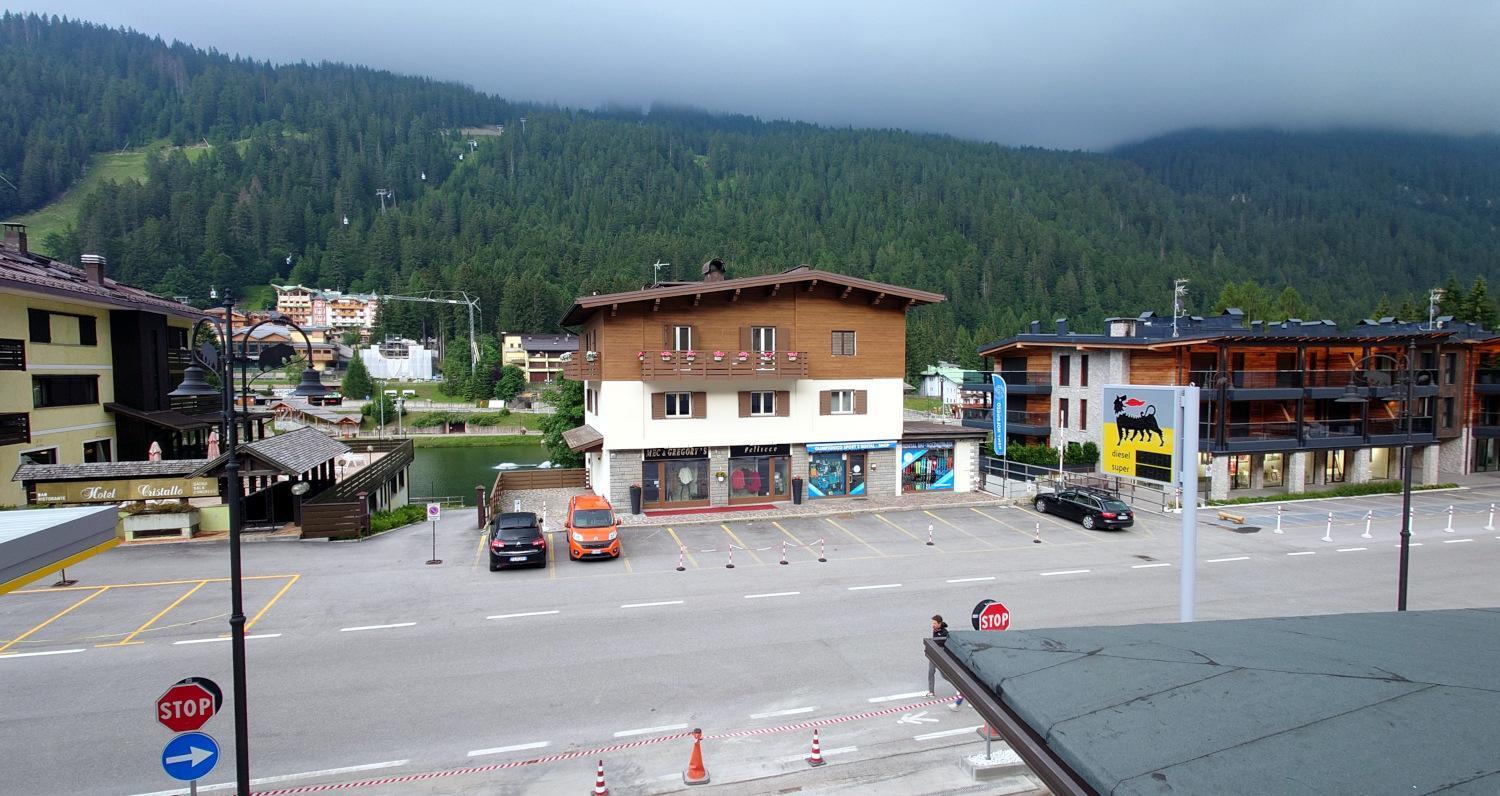 Bilocale Centro Paese Con Posto Auto Apartment Madonna di Campiglio Exterior photo